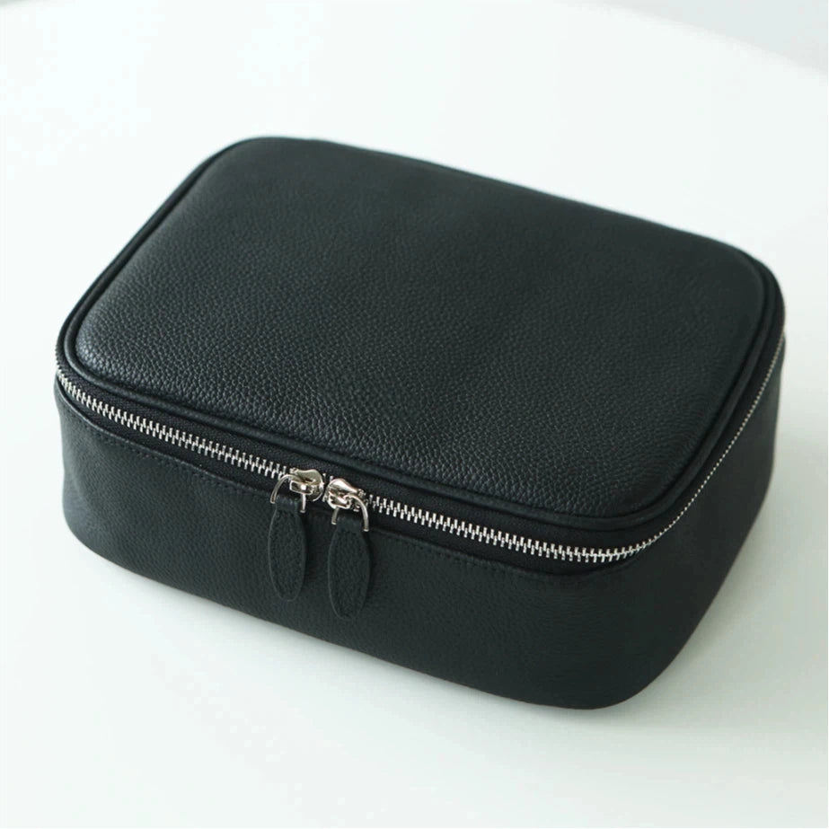 Large-Capacity Leather Travel Organiser