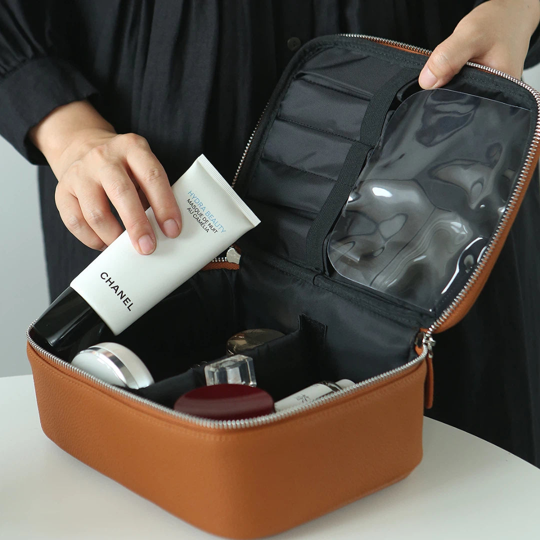 Large-Capacity Leather Travel Organiser