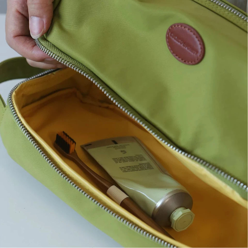 StreamLite Large-Capacity Toiletry Bag