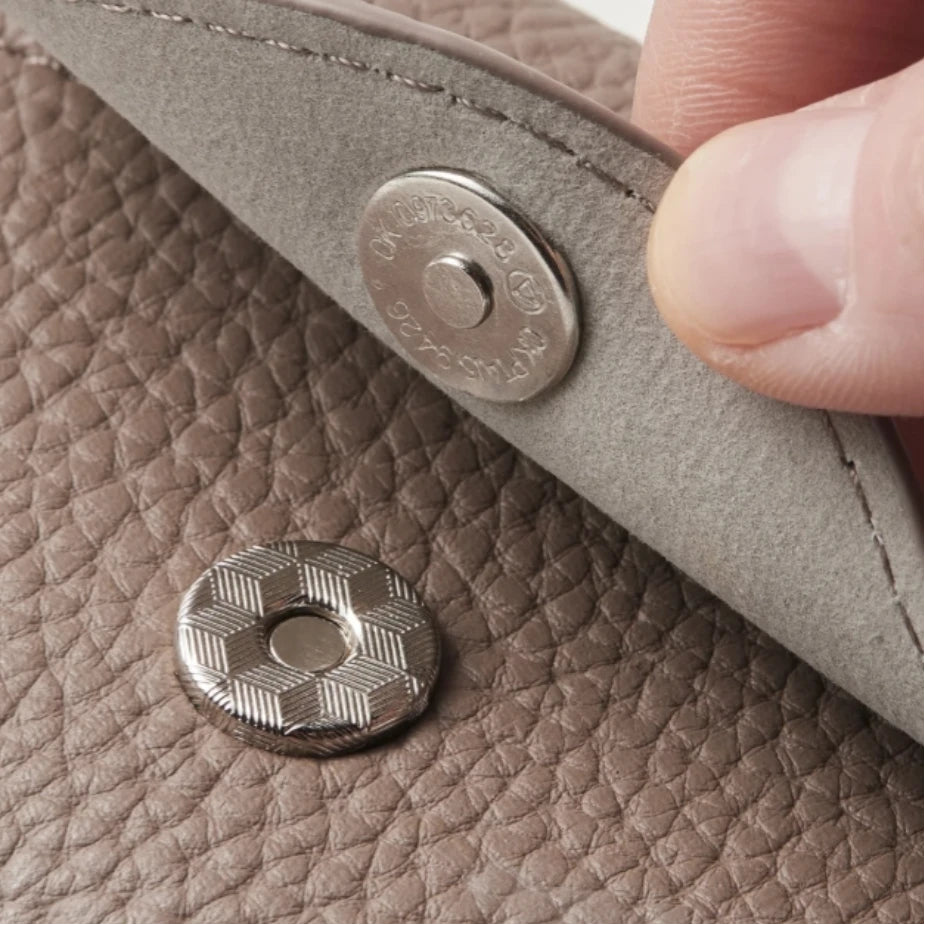 Slim Magnetic Glasses Pouch
