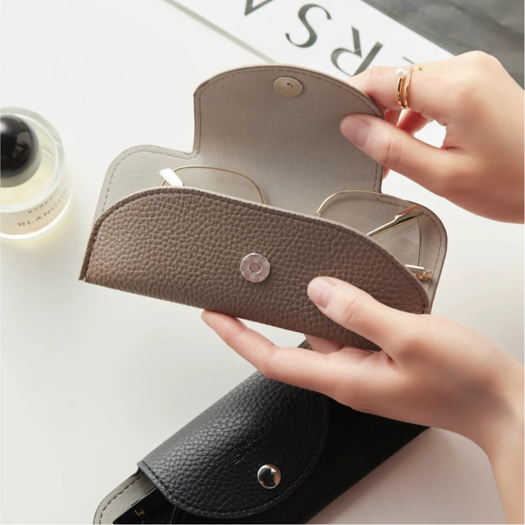 Slim Magnetic Glasses Pouch