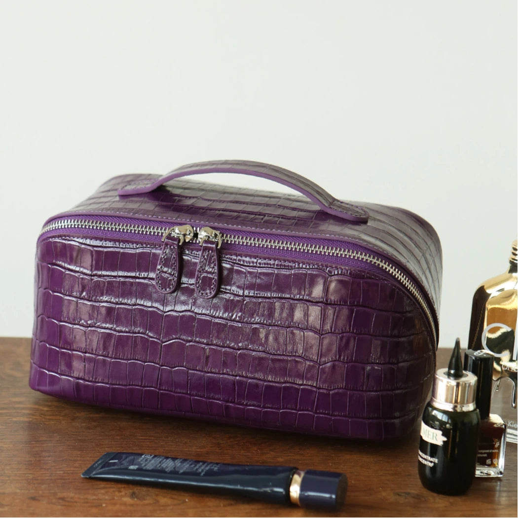 Glossy Leather Lay-Flat Makeup Case